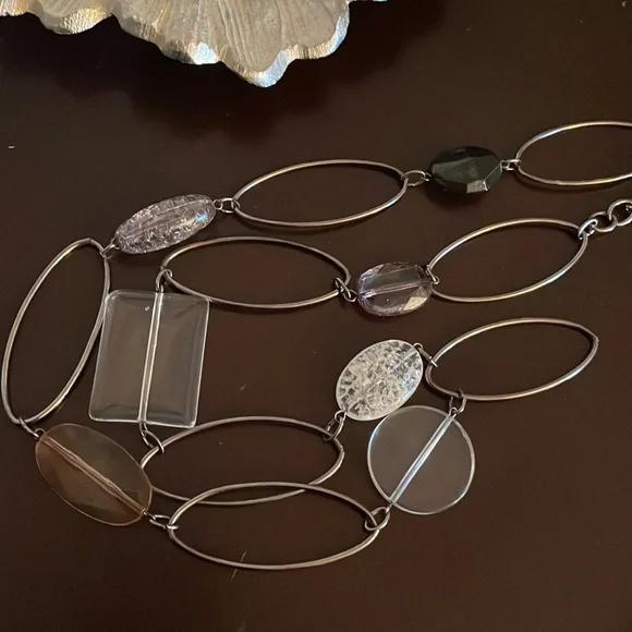 Beaded necklace - Picture 2 of 3